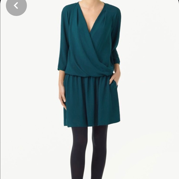 BNWT Aritzia Wilfred Rosette Dress - Picture 2 of 4